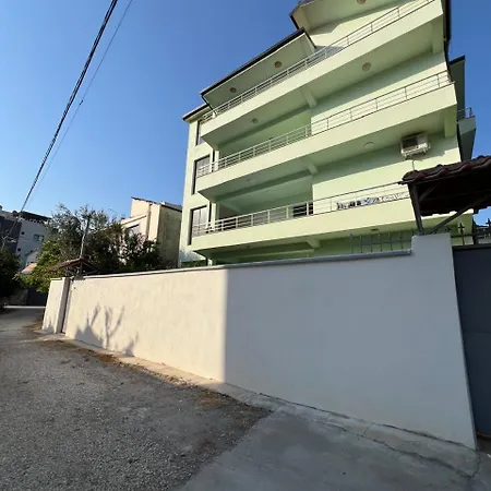 Ibrahimi Holiday home *